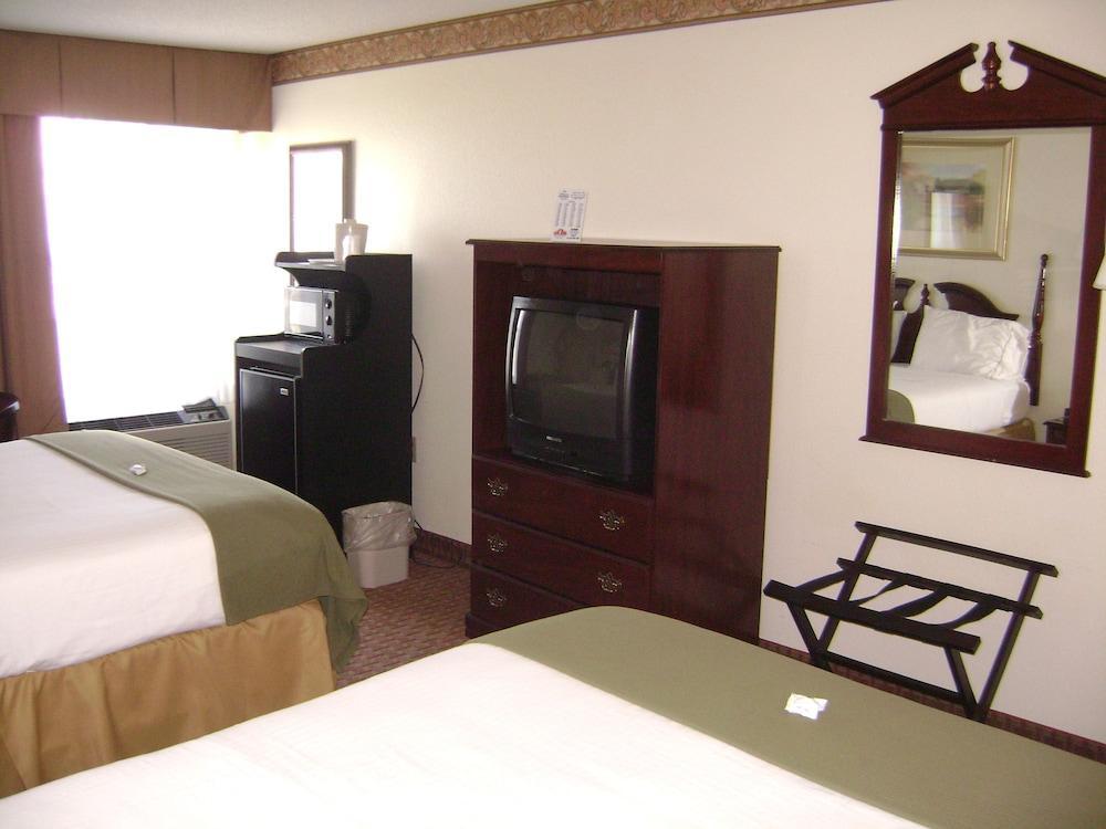 Holiday Inn Express Wilson I-95 By Ihg מראה חיצוני תמונה
