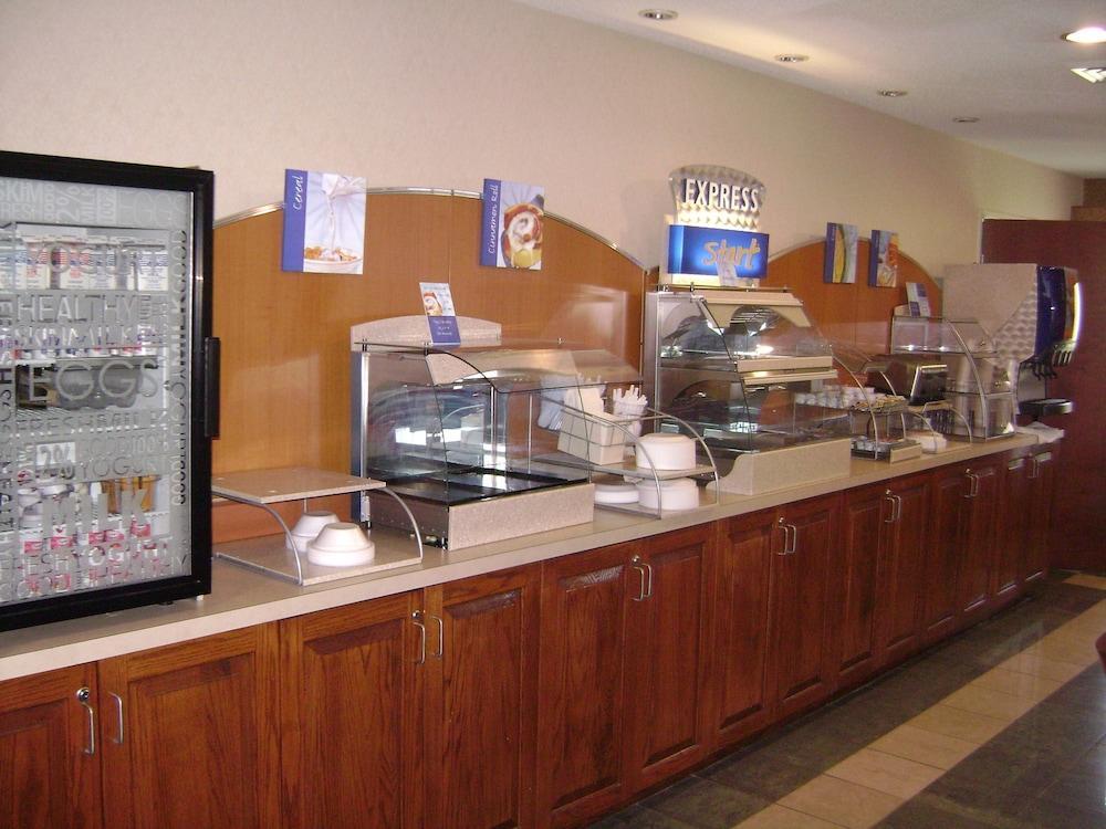 Holiday Inn Express Wilson I-95 By Ihg מראה חיצוני תמונה